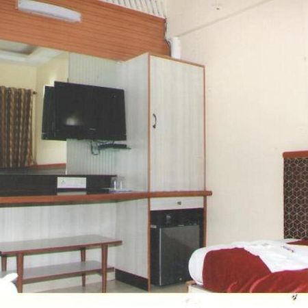 Hotel Siddhartha Мумбаи Экстерьер фото